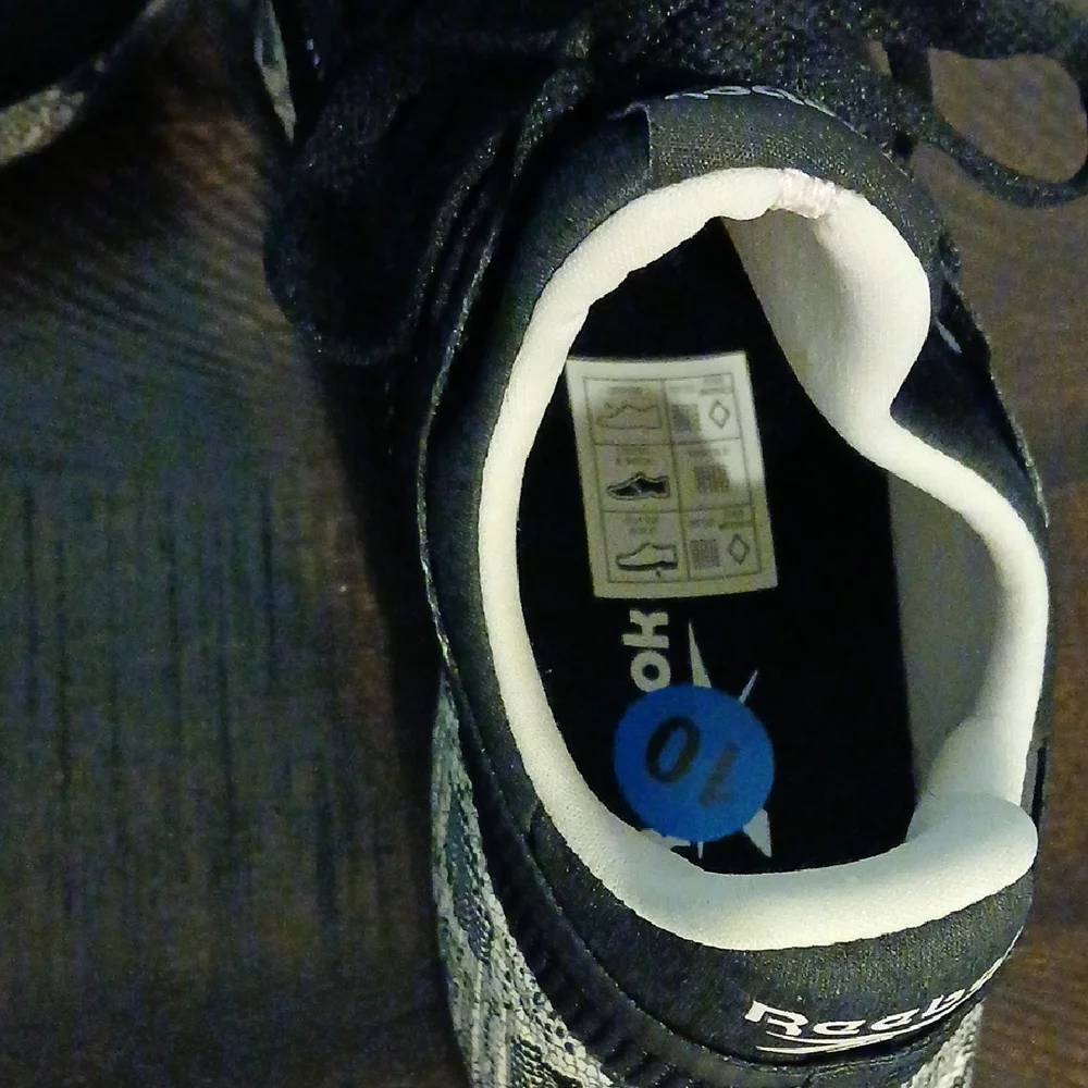 Like NEW Reebok Black and White Training Sneakers Size 10 Womens